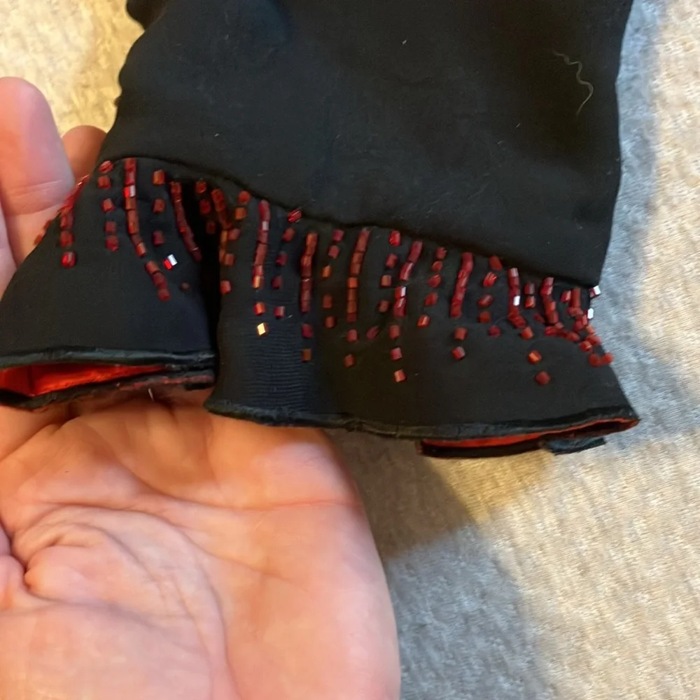 Stunningly beautiful Red trim & red dazzling beaded blazer/jacket✨ - Picture 2 of 15